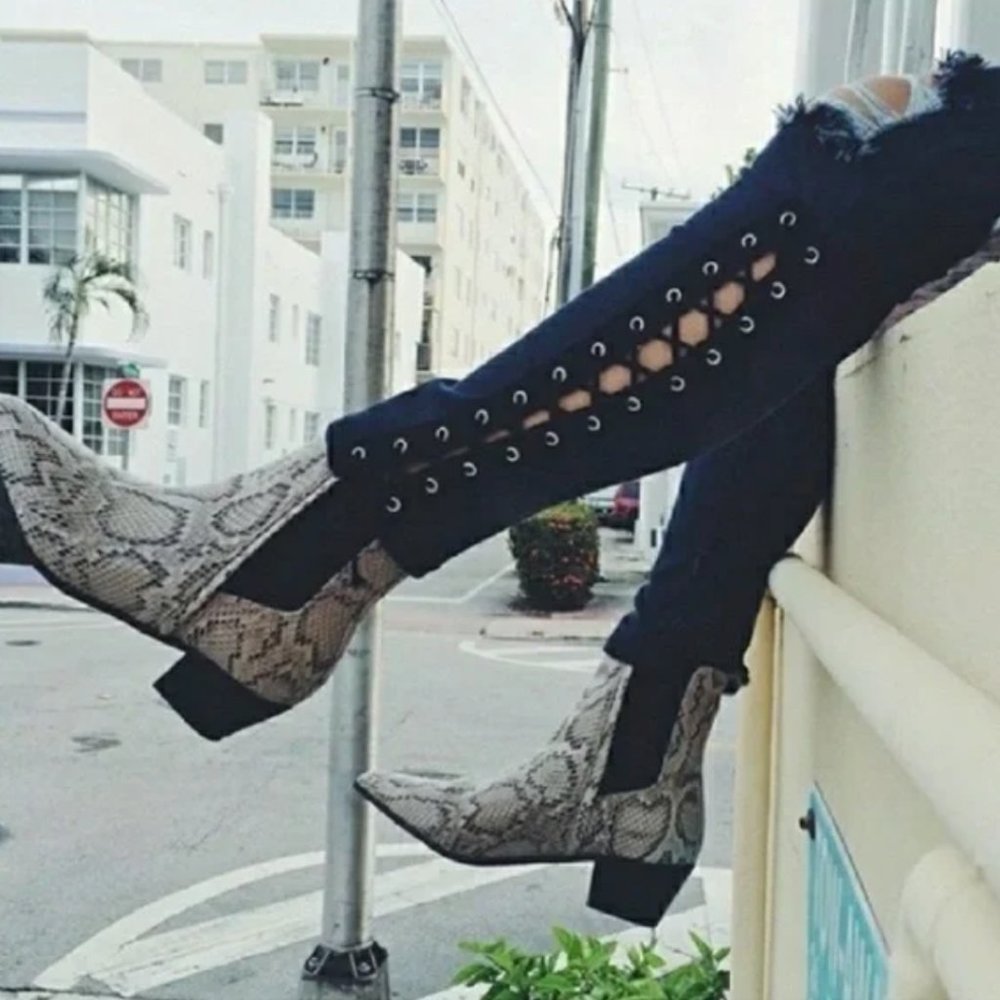 CARMAR LF Lace Up Tencel Skinny Jeans Mid Rise Stretch Distressed Dark Denim